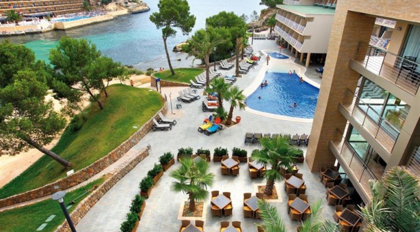 mallorca-barcelo-hotels-views-beach_222-3612 (Medium)