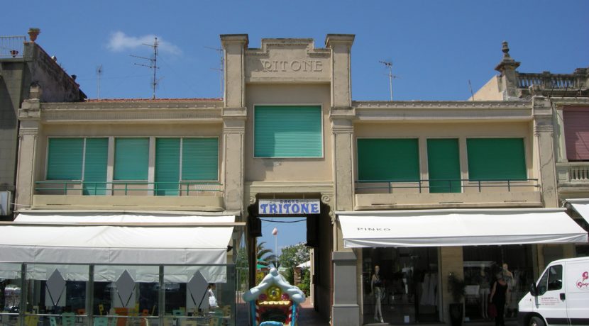 Passeggiata_di_viareggio_16_bagno_tritone