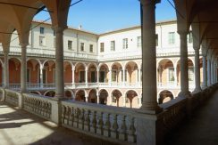 Palazzo_Ducale_loggiato_interno4