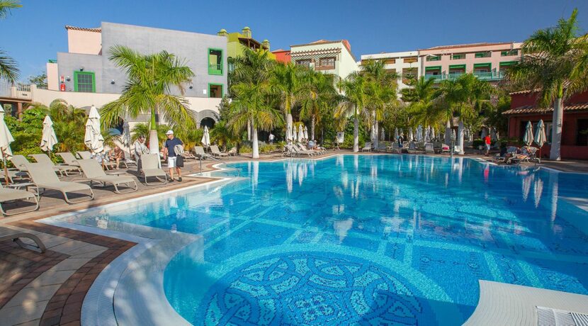 Hotel-Lopesan-Villa-del-Conde-Piscinas28